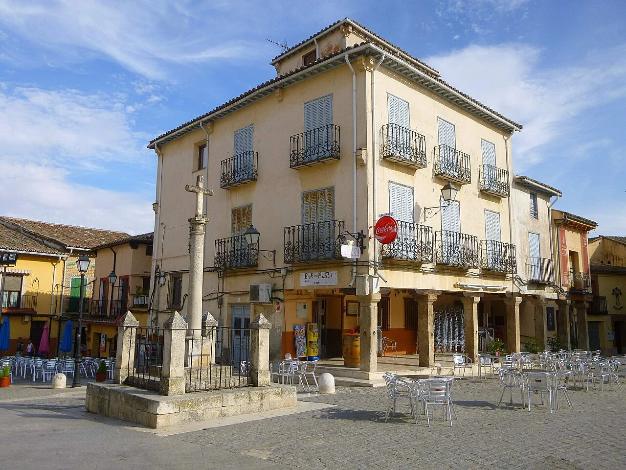 Cruz de Cisneros en la Plaza Mayor de Torrelaguna