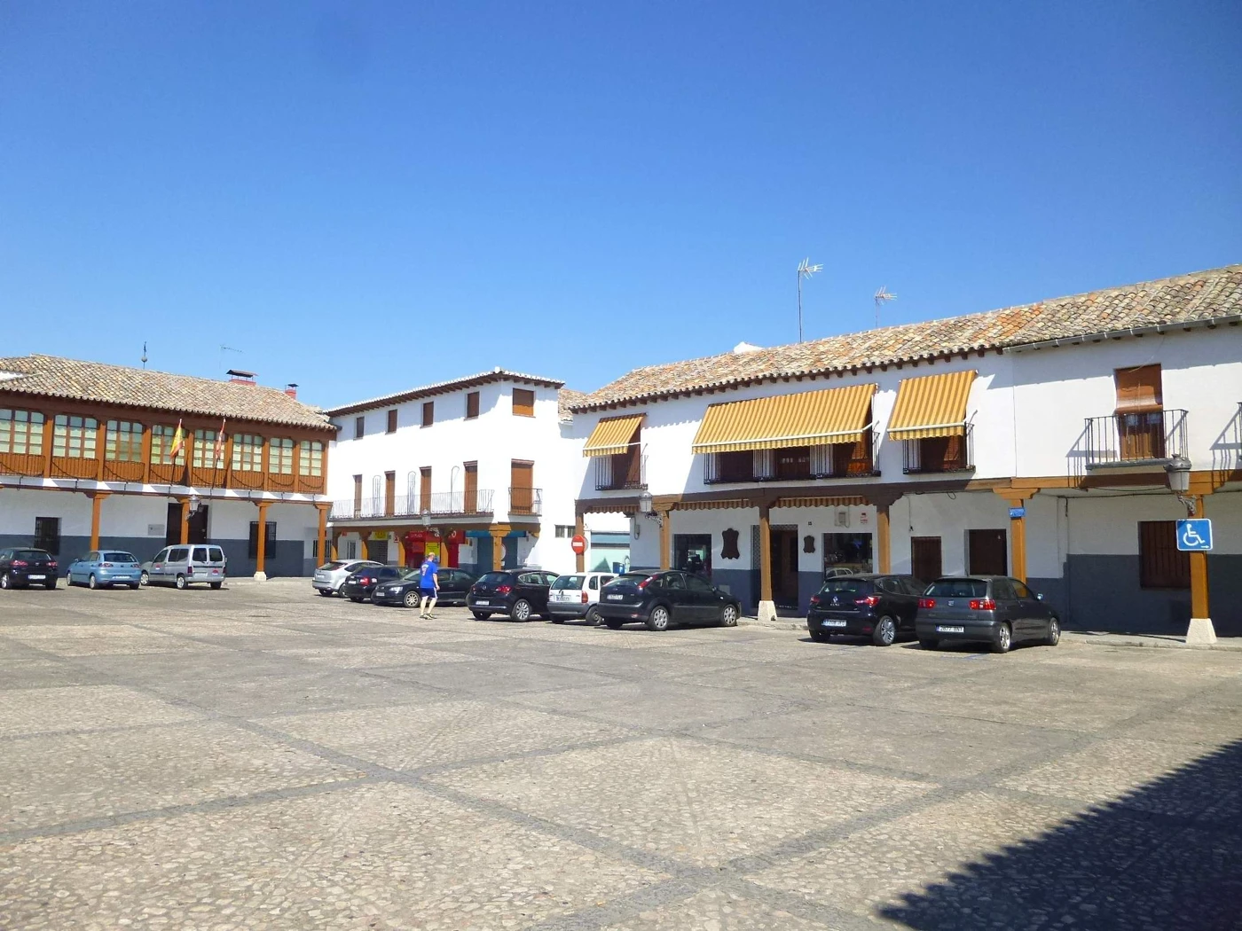 Soportales y balconadas de la Plaza de la Constitución de Valdemoro